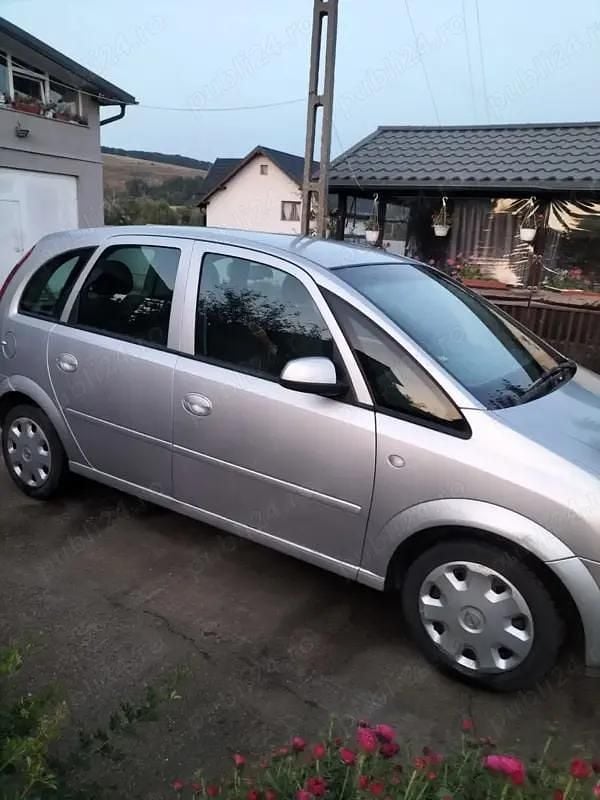 Utilizat 2006 Opel Meriva Monovolum | 800 EUR - Imagine 1/4