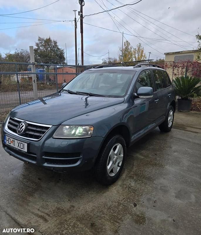 Culoaregri Utilizat 2006 VW Touareg Individual SUV | 4.900 EUR (Preț bun) - Imagine 1/4