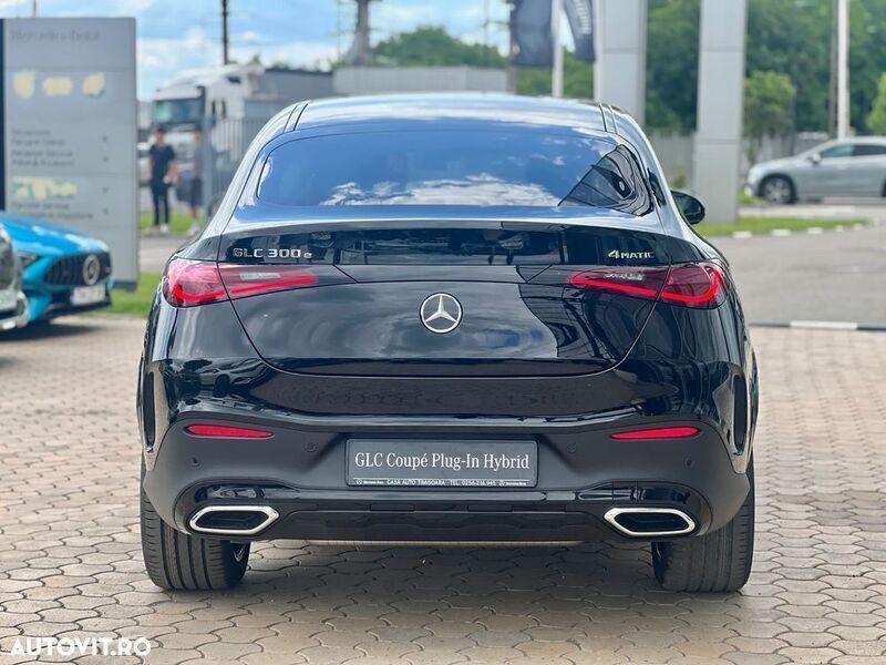 Second-hand Mercedes GLC300 204 CP (150 kW) 2025 Negru Coupe