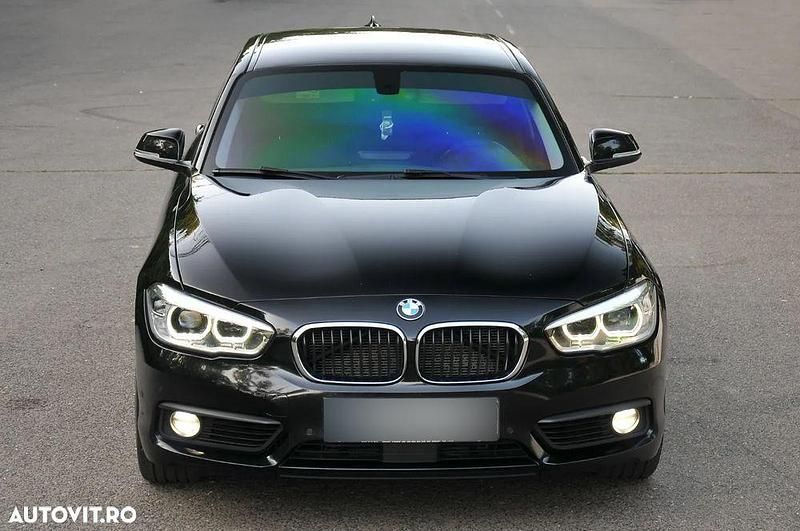 Negru Utilizat 2017 BMW 120 Sport Line Hatchback | 16.550 EUR (Super Preț) - Imagine 1/4