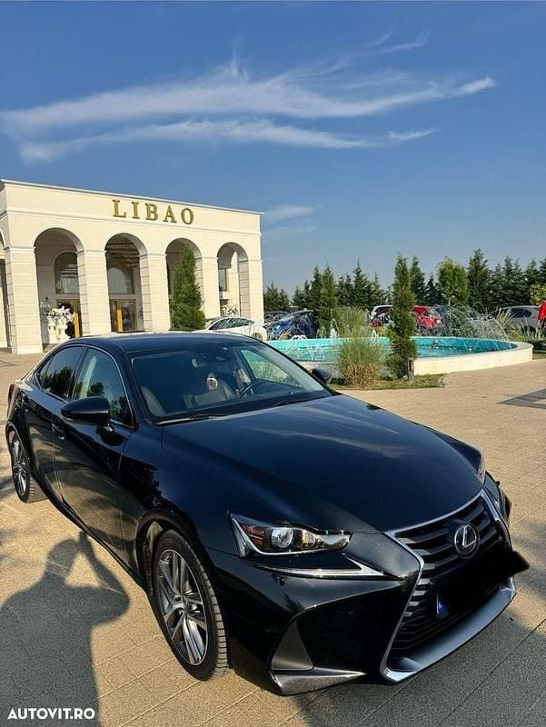 Negru Utilizat 2019 Lexus IS300h Luxury Line Berlinǎ | 23.500 EUR - Imagine 1/4