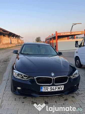 Utilizat 2013 BMW 320 Efficient Dynamics Berlinǎ | 10.190 EUR (Preț bun) - Imagine 1/4