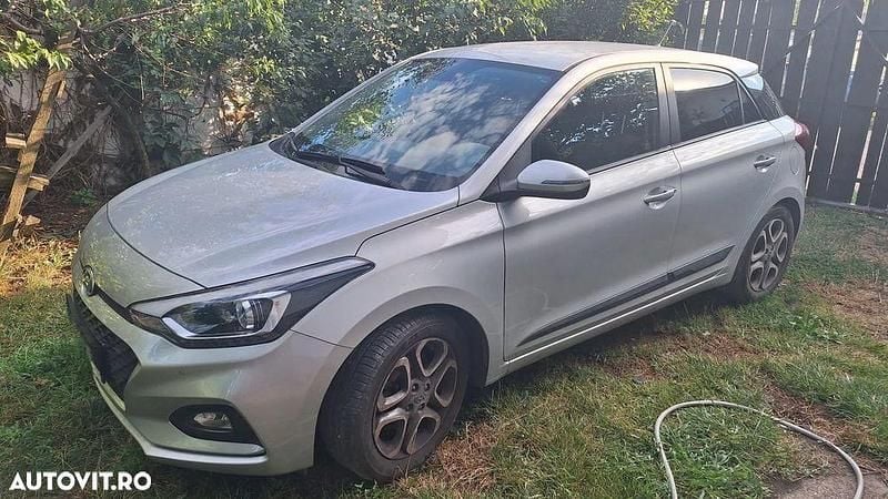 Culoareargint Utilizat 2019 Hyundai i20 Hatchback | 12.900 EUR (Preț OK) - Imagine 1/4
