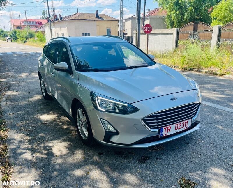 Gri Utilizat 2020 Ford Focus Break | 8.490 EUR (Preț OK) - Imagine 1/4