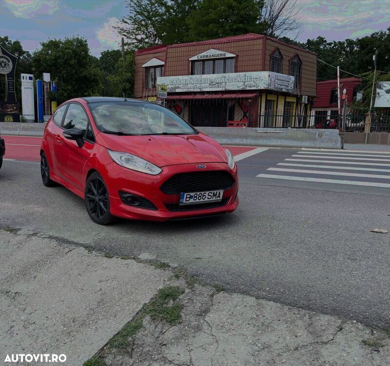 Rosu Utilizat 2014 Ford Fiesta Hatchback | 5.350 EUR (Preț OK) - Imagine 1/4