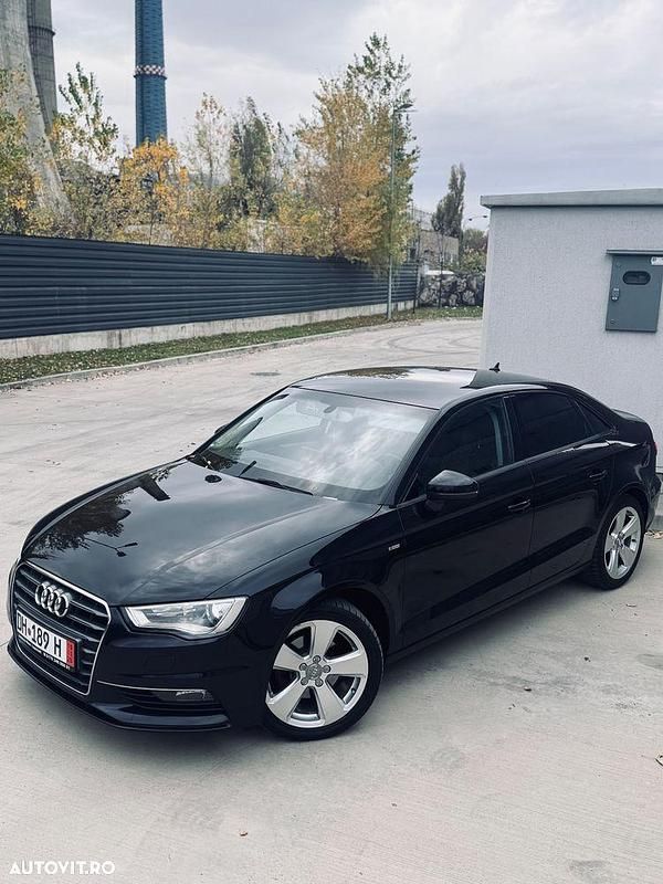 Culoarenegru Utilizat 2014 Audi A3 S-Line Berlinǎ | 11.700 EUR (Preț OK) - Imagine 1/4