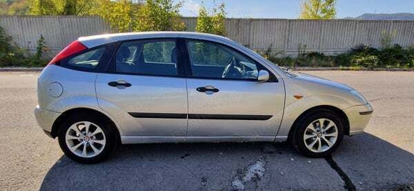 Utilizat 2004 Ford Focus Hatchback | 1.200 EUR (Puțin scump) - Imagine 1/4