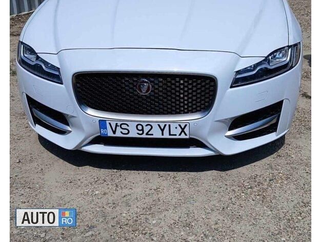 Second-hand Jaguar XF R-Sport 180 CP (132 kW) 2016 Culoarealb Berlinǎ