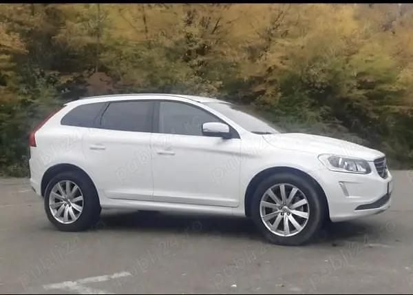 Alb Utilizat 2016 Volvo XC60 SUV | 13.700 EUR (Super Preț) - Imagine 1/4
