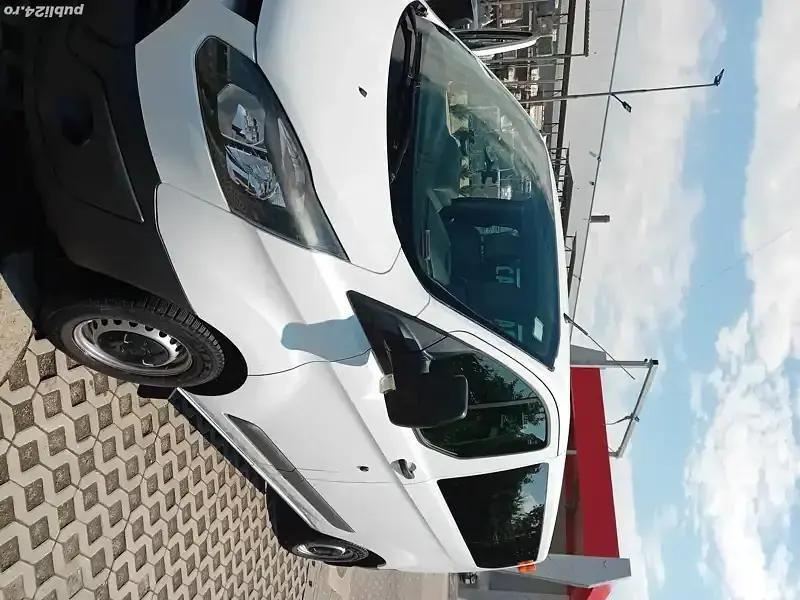 Utilizat 2015 Ford Transit Custom Van | 11.900 EUR (Puțin scump) - Imagine 1/4