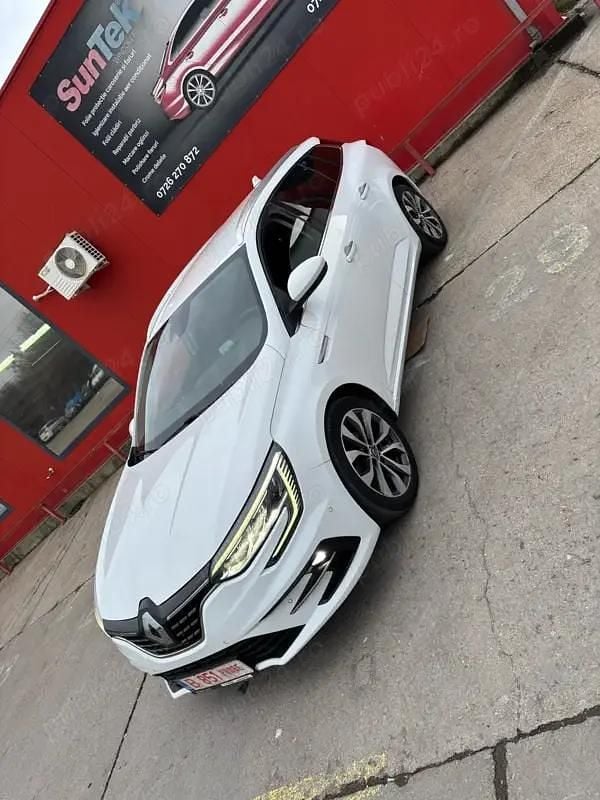 Second-hand Renault Mégane GrandTour Bose Edition 140 CP (102 kW) 2021 Alb Break