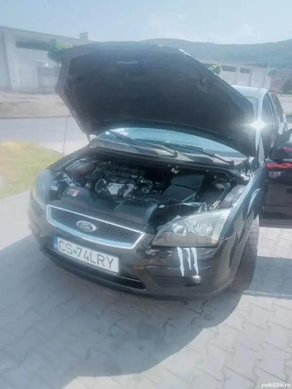 Negru Utilizat 2007 Ford Focus Hatchback | 2.500 EUR (Preț OK) - Imagine 1/4
