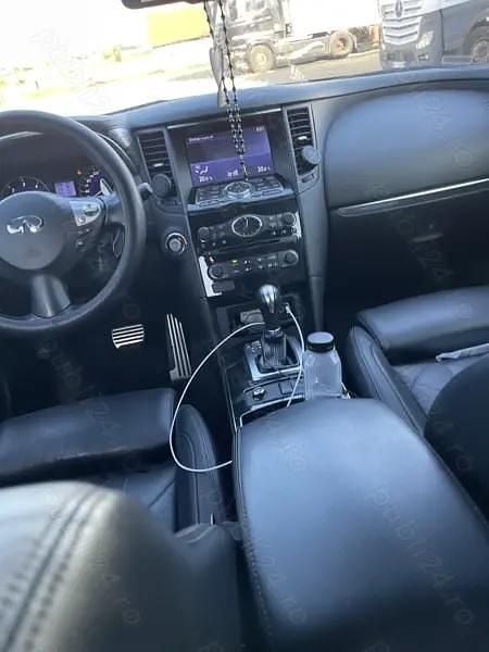 Utilizat 2015 Infiniti QX70 | 13.900 EUR - Imagine 1/4