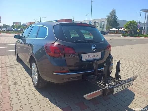 Utilizat 2014 Opel Astra Break | 5.290 EUR (Preț OK) - Imagine 1/4