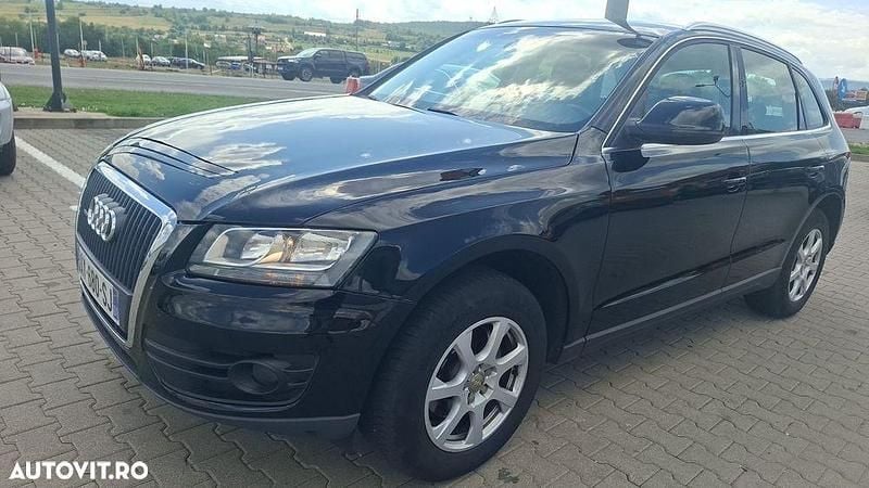 Culoarenegru Utilizat 2011 Audi Q5 Design SUV | 8.250 EUR (Preț bun) - Imagine 1/4