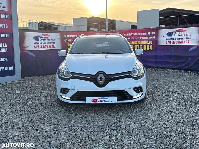 Culoarealb Utilizat 2020 Renault Clio GrandTour Dynamique Break | 7.399 EUR (Preț OK) - Imagine 1/4