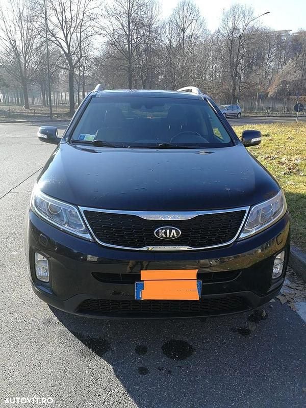 Culoarenegru Utilizat 2014 Kia Sorento SUV | 11.450 EUR (Super Preț) - Imagine 1/4