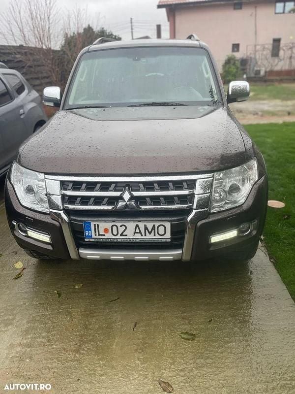 Culoaremaro Utilizat 2018 Mitsubishi Pajero SUV | 23.000 EUR - Imagine 1/4