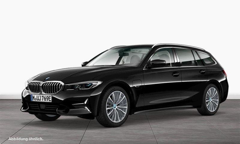 Utilizat 2022 BMW 330e Sport Line Break | 35.308 EUR (Puțin scump) - Imagine 1/1