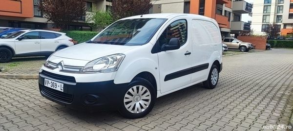 Alb Utilizat 2015 Citroën Berlingo Monovolum | 5.690 EUR - Imagine 1/4