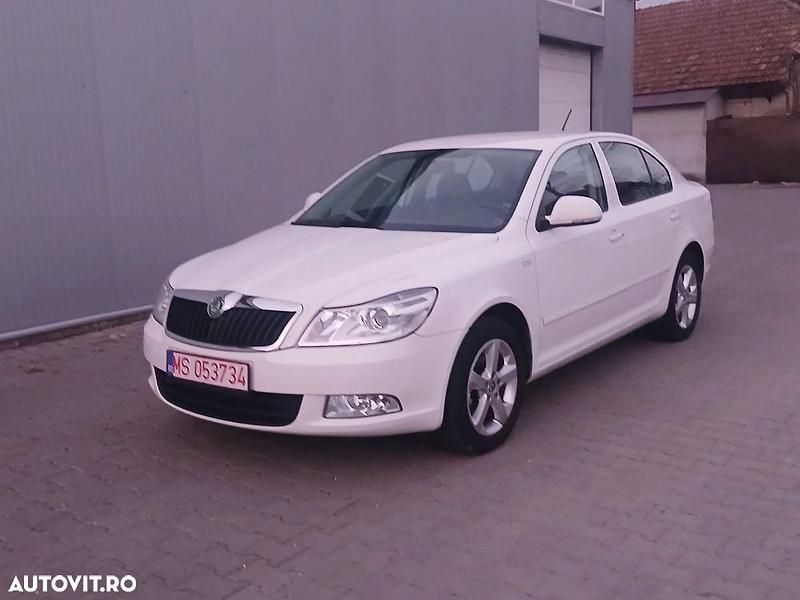 Culoarealb Utilizat 2011 Skoda Octavia Family Berlinǎ | 3.900 EUR (Preț OK) - Imagine 1/4