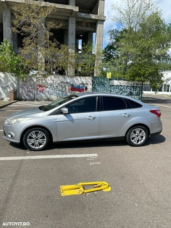 Second-hand Ford Focus Titanium 140 CP (102 kW) 2012 Gri Berlinǎ