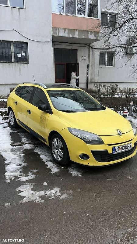 Culoaregalbeuriu Utilizat 2012 Renault Mégane Expression Berlinǎ | 3.200 EUR (Preț OK) - Imagine 1/3