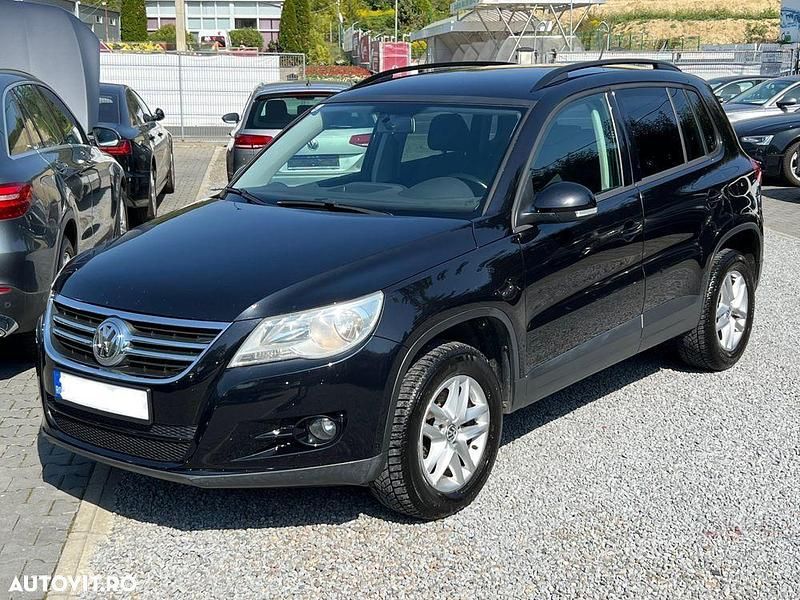 Culoarenegru Utilizat 2010 VW Tiguan Track & Field SUV | 7.699 EUR (Preț OK) - Imagine 1/4