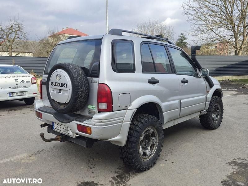 Second-hand Suzuki Grand Vitara 109 CP (80 kW) 2005 Culoarenegru SUV