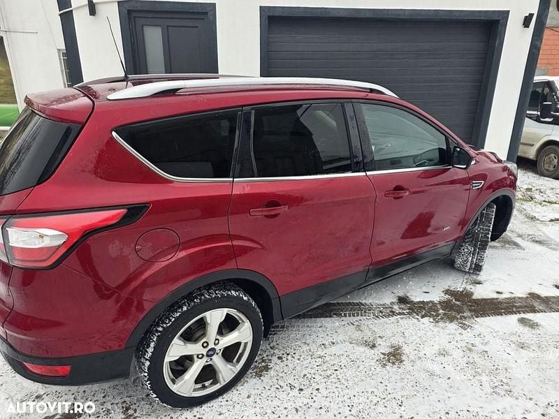 Second-hand Ford Kuga Titanium 180 CP (132 kW) 2019 Culoarerosu SUV