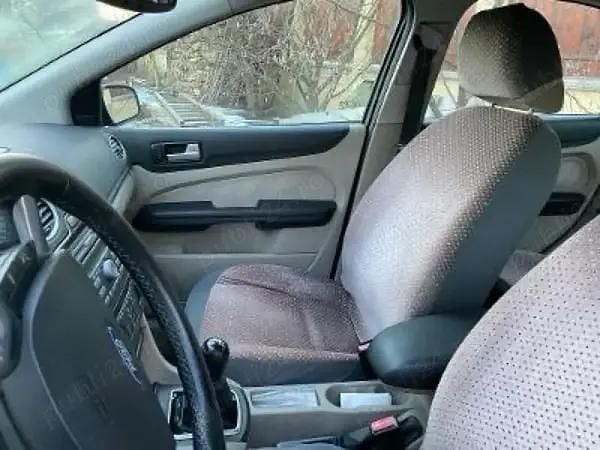 Second-hand 2006 Ford Focus Ghia Berlinǎ | 1.500 EUR (Preț OK) - Imagine 1/4