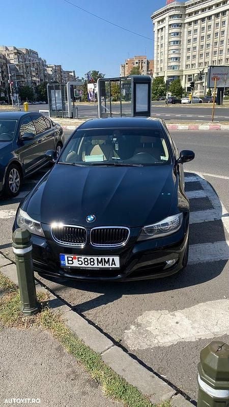 Culoarenegru Utilizat 2009 BMW 318 Berlinǎ | 5.800 EUR (Preț OK) - Imagine 1/4