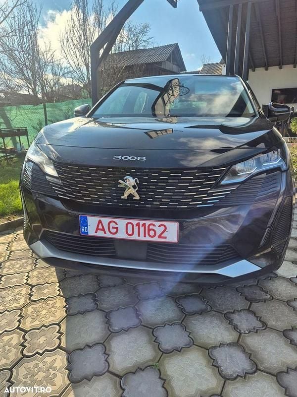 Culoarenegru Utilizat 2022 Peugeot 3008 Active SUV | 14.490 EUR (Preț bun) - Imagine 1/4