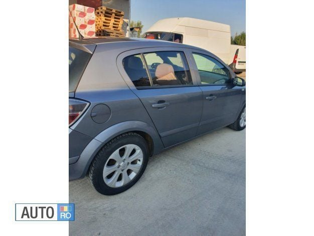 Second-hand Opel Astra 100 CP (73 kW) 2008 Hatchback