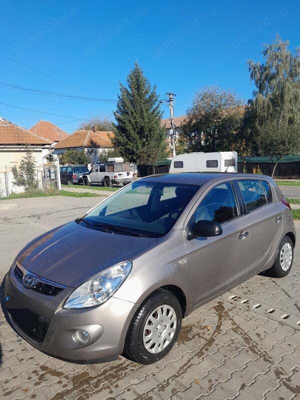 Maro Utilizat 2012 Hyundai i20 Hatchback | 7.999 EUR - Imagine 1/4