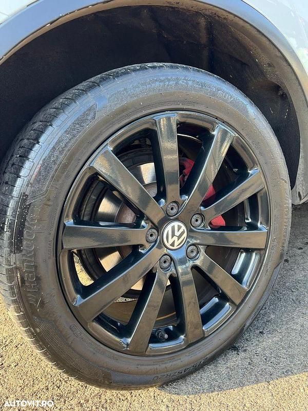 Second-hand VW Touareg 204 CP (150 kW) 2016 Culoarealb SUV