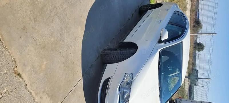 Alb Utilizat 2007 VW Passat Berlinǎ | 2.700 EUR (Preț bun) - Imagine 1/4