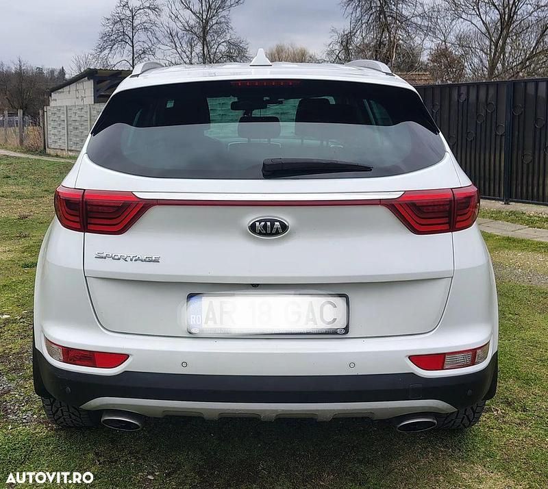 Second-hand Kia Sportage GT-Line 177 CP (130 kW) 2017 Culoarealb SUV