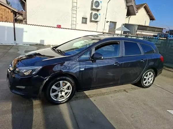 Second-hand Opel Astra Sport 81 CP (59 kW) 2014 Negru Break