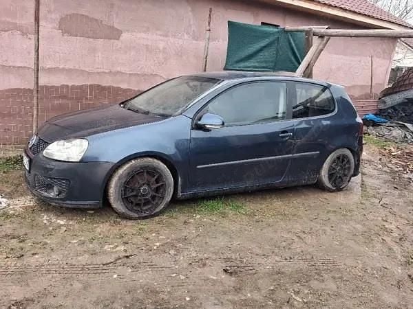 Second-hand VW Golf 74 CP (54 kW) 2005 Albastru Coupe