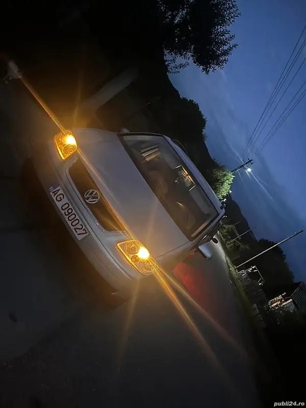 Utilizat 2006 VW Touran Monovolum | 2.200 EUR (Preț OK) - Imagine 1/4