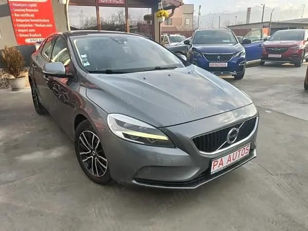 Second-hand Volvo V40 R-Design 120 CP (88 kW) 2017 Gri Hatchback