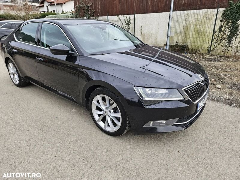 Negru Utilizat 2017 Skoda Superb Style Berlinǎ | 15.500 EUR (Super Preț) - Imagine 1/4