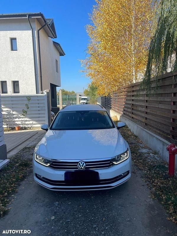 Culoarealb Utilizat 2019 VW Passat Comfortline Break | 15.500 EUR (Preț OK) - Imagine 1/4
