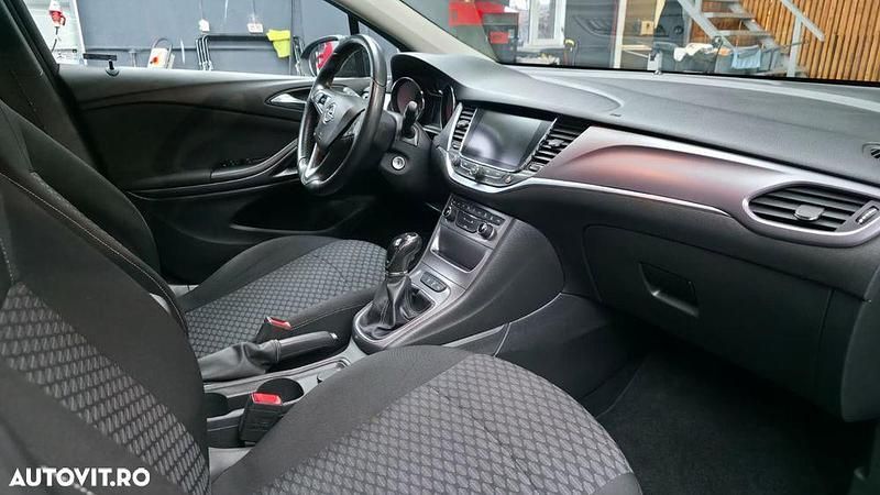 Second-hand Opel Astra Active 105 CP (77 kW) 2016 Culoarenegru Break