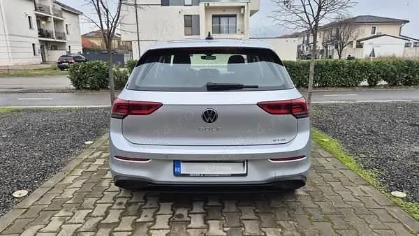Second-hand VW Golf VIII Life 110 CP (80 kW) 2020 Argintiu Hatchback