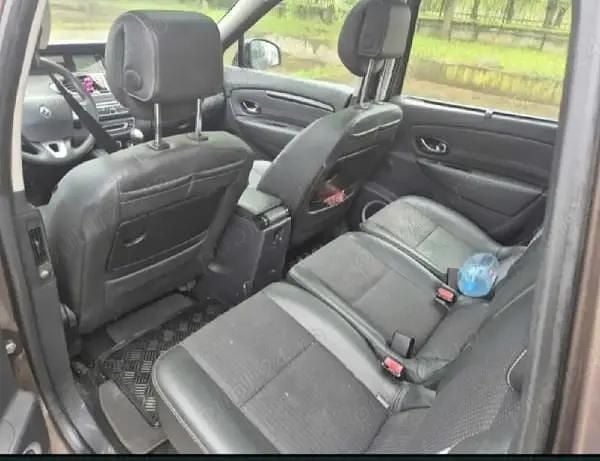 Second-hand Renault Grand Scénic III 120 CP (88 kW) 2012 Maro Monovolum