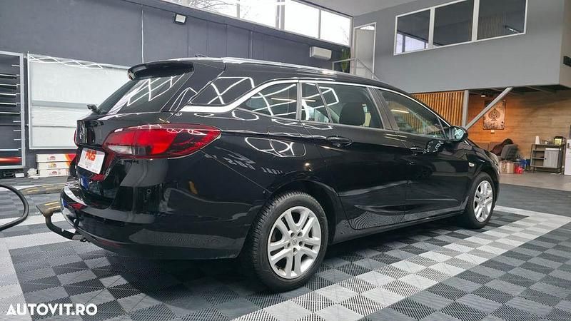 Second-hand Opel Astra Active 105 CP (77 kW) 2016 Culoarenegru Break
