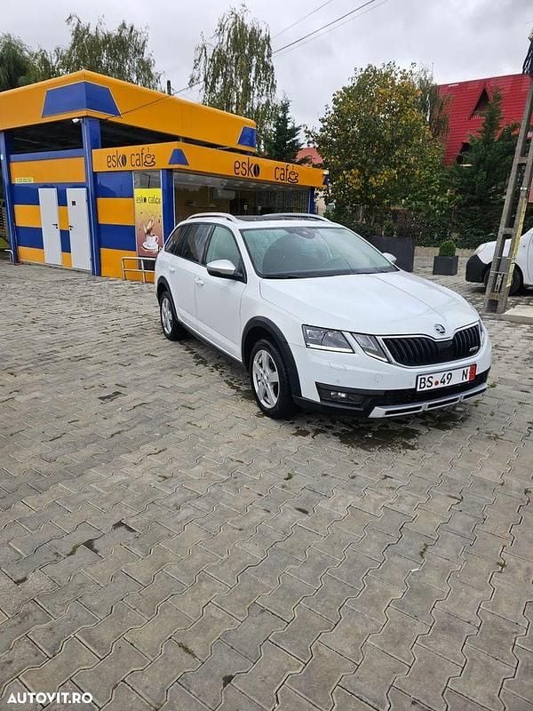 Culoarealb Utilizat 2020 Skoda Octavia Break | 11.999 EUR (Super Preț) - Imagine 1/4