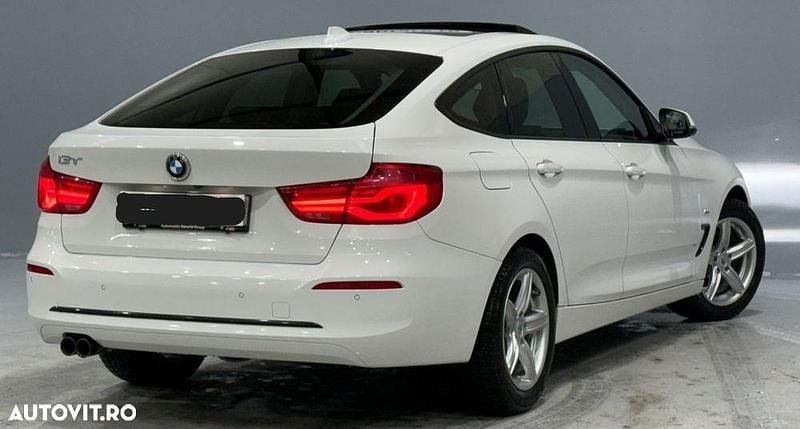 Second-hand BMW 320 Sport Line 190 CP (139 kW) 2017 Culoarealb Berlinǎ